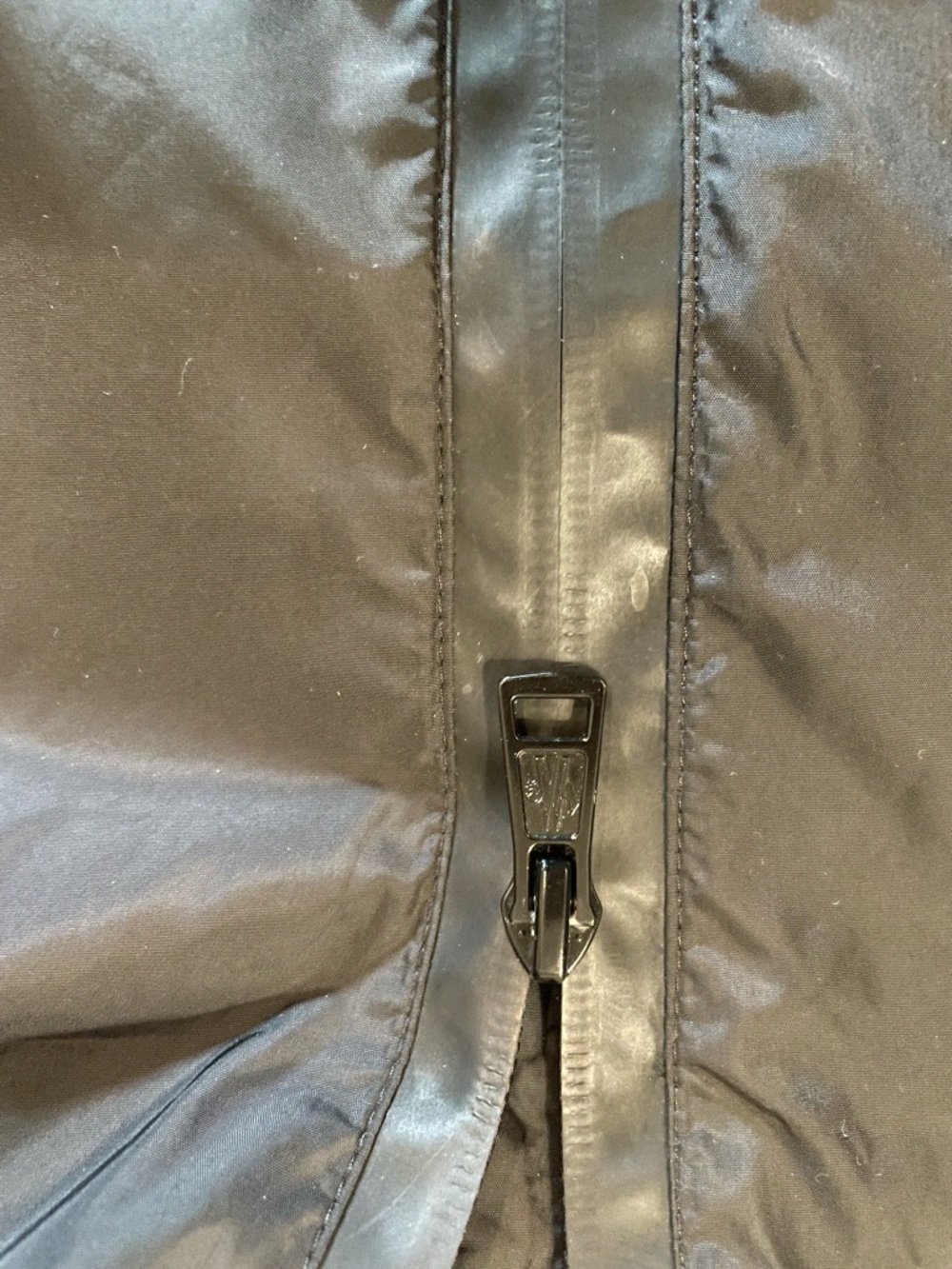 Moncler Black Men's Windbreaker Jacket with Red Trim - Picture 10 of 14